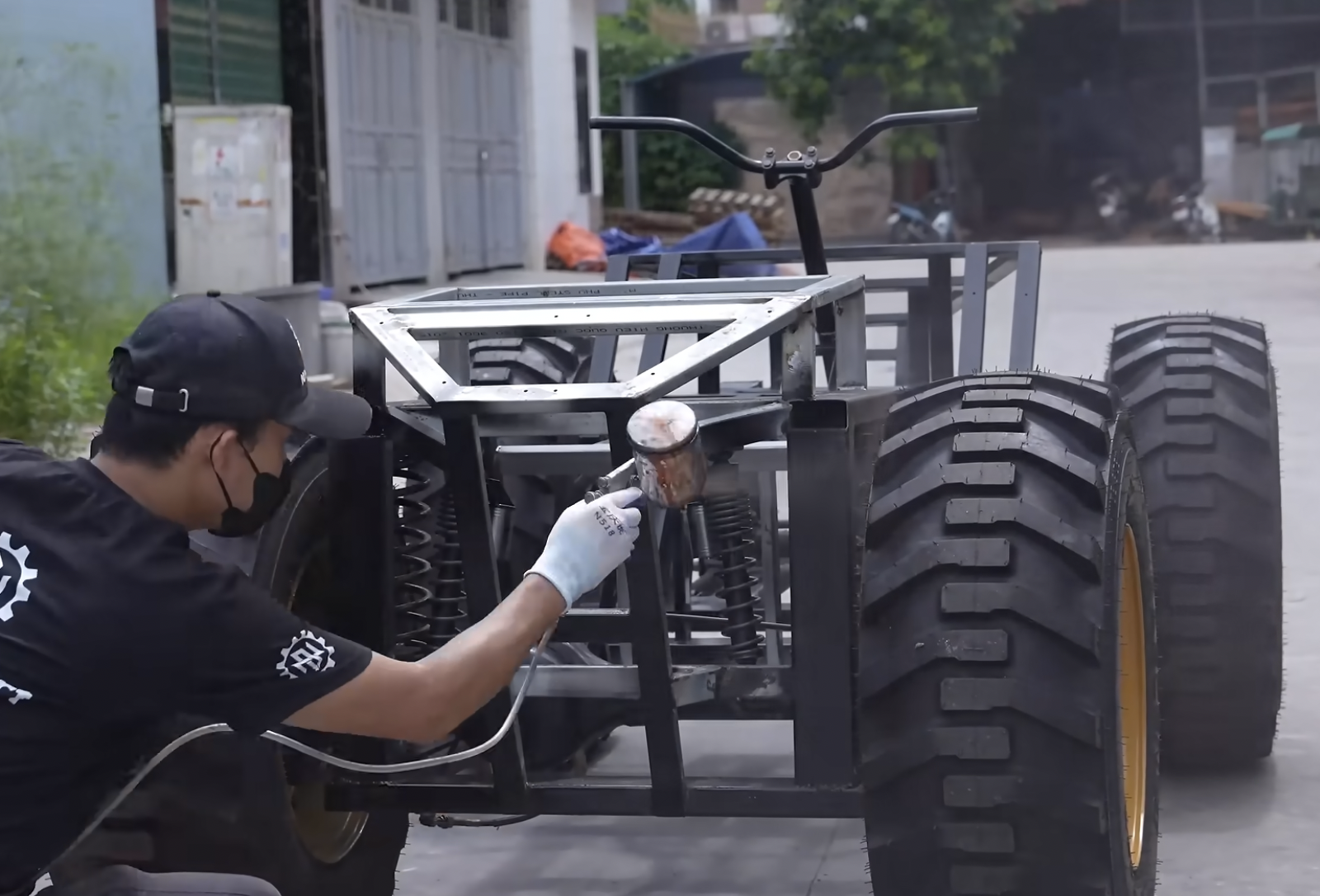 Chi tiết bàn đạp và hệ thống phanh của xe