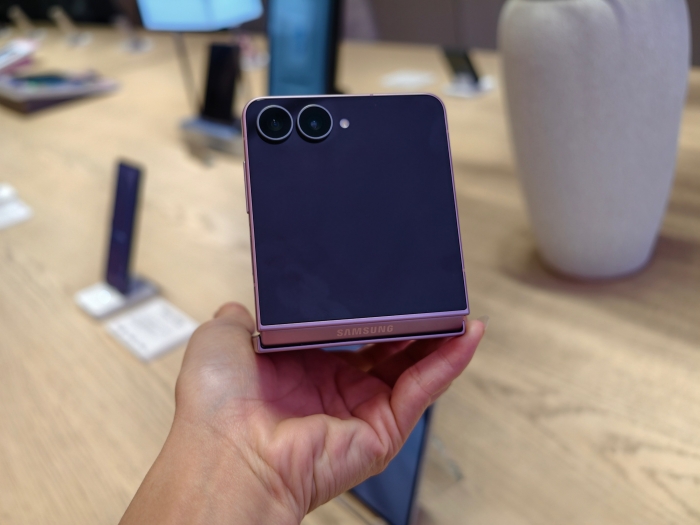 Trải nghiệm nhiếp ảnh trên Z Flip8