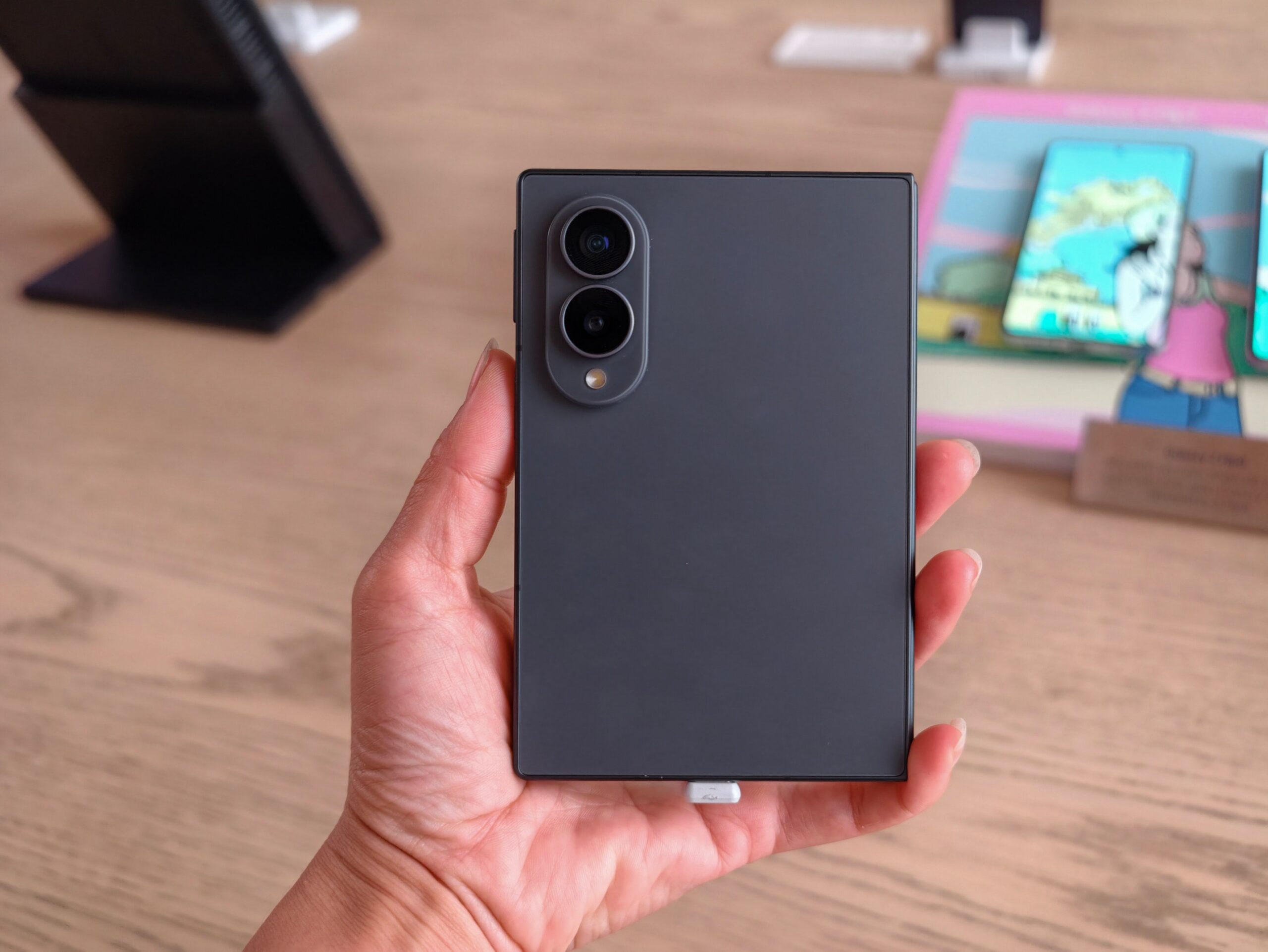 Khám Phá Galaxy Z Fold8: Thiết Kế Mỏng Nhẹ Đầy Ấn Tượng