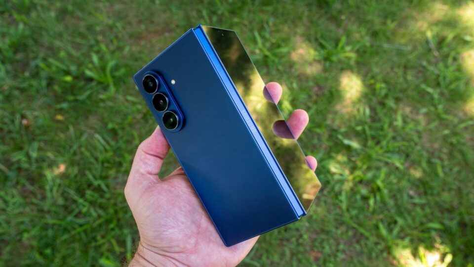 Samsung Tái Định Hình Chiến Lược Smartphone Gập Tại Galaxy Unpacked 2026