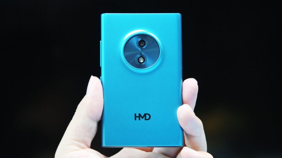HMD Touch AI: Điện thoại phổ thông mang nhãn ‘AI’ — giá rẻ, tiện ích hay thủ thuật quảng bá?