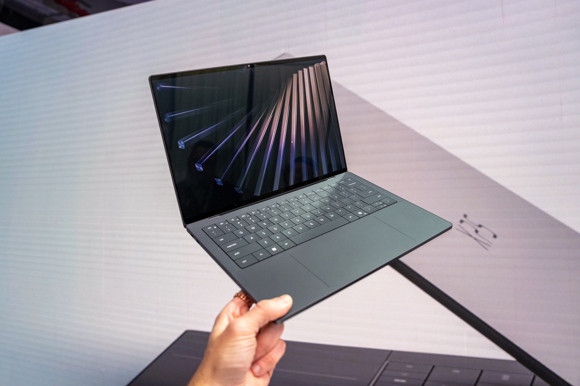 Intel Panther Lake và cuộc đua pin cho laptop Windows: tiến bộ lớn nhưng vẫn còn đánh đổi