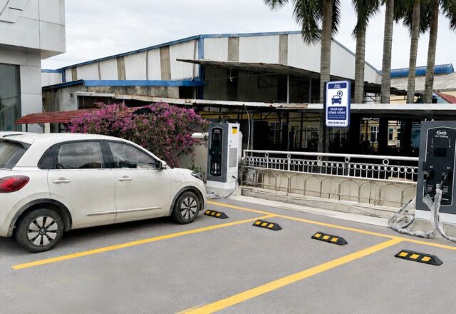 Đột Phá Trong Hệ Thống Sạc Xe Điện Tại Việt Nam: Hàng Nghìn Trụ Mới Được Lắp Đặt