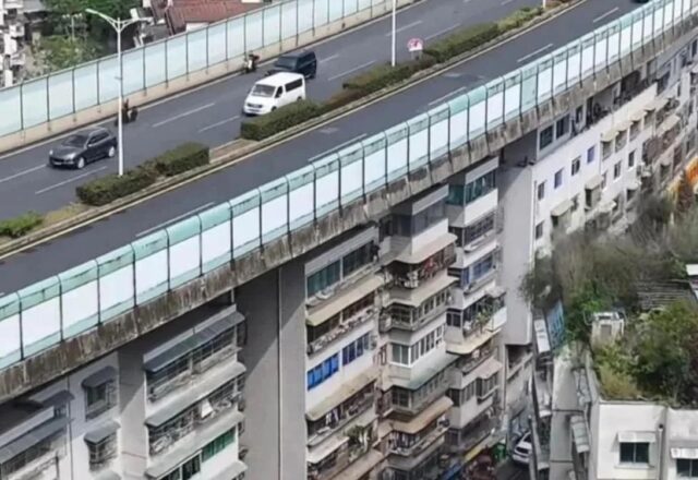 Bất Ngờ Với Khu Dân Cư Dưới Đường Cao Tốc Tại Trung Quốc