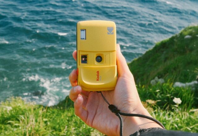 Khám Phá Kodak EC35: Máy Ảnh Phim Nắp Trượt Tái Hiện Ký Ức Thập Niên 90