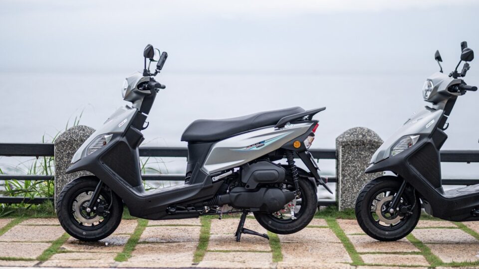 SYM Ra Mắt Xe Tay Ga Điện Trợ Lực, Đối Thủ Mới Của Honda Future và Yamaha Janus