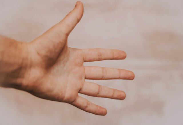 Khám Phá Nguyên Nhân Dẫn Đến Sự Khác Biệt Chiều Dài Ngón Tay Ở Con Người