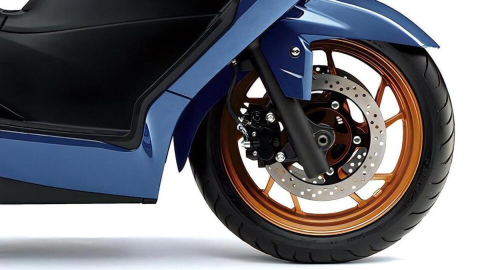 Suzuki Burgman 400 ABS: Mẫu Maxi-Scooter Mới Đầy Ấn Tượng Và Thích Nghi Với Nhiên Liệu Sinh Học