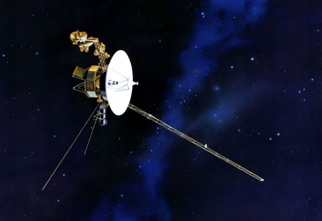 Kỳ Tích Của Voyager 2: Gửi Cập Nhật Từ Khoảng Cách 21 Tỷ Km