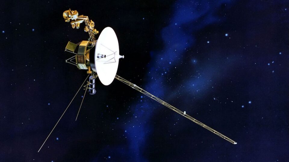 Kỳ Tích Của Voyager 2: Gửi Cập Nhật Từ Khoảng Cách 21 Tỷ Km