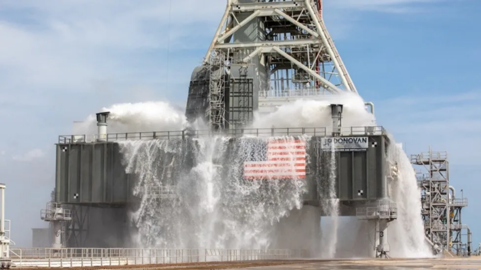 Khám Phá Lý Do NASA Xả Hơn 1,7 Triệu Lít Nước Khi Phóng Tên Lửa