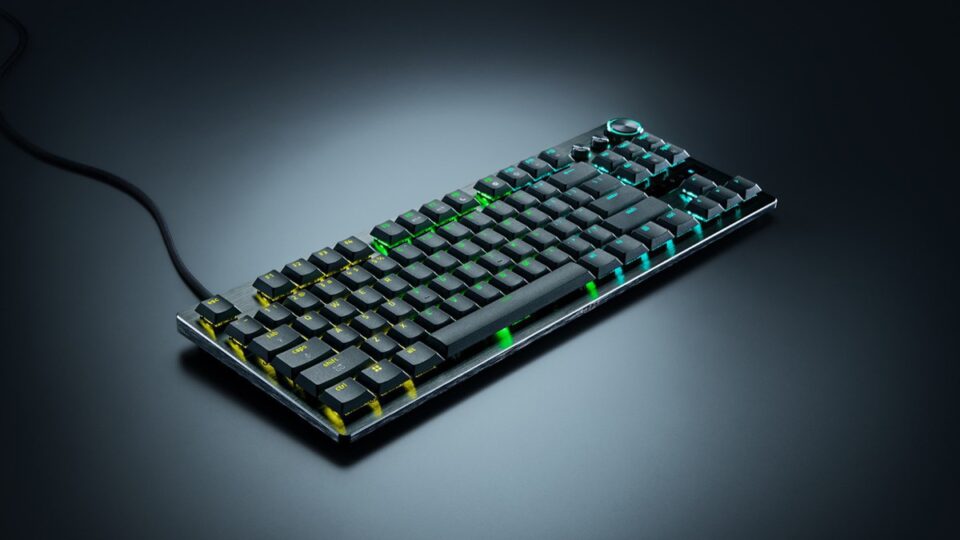 Huntsman V3 Pro: bàn phím esports low-profile với switch quang học analog và 8KHz