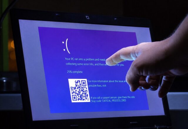 KB5121003 trên Windows 11: khi bản vá bảo mật gây xung đột game và màn hình