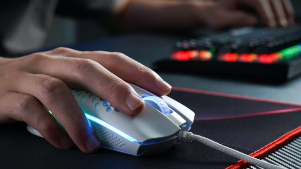 Khi đèn RGB làm loạn: lỗi game, báo EXCEPTION_ACCESS_VIOLATION và khởi động lại trên Windows 11