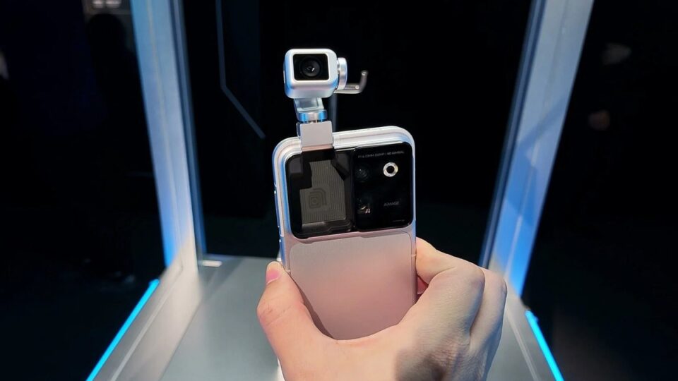 Giá linh kiện Robot Phone: Vì sao cụm camera 200MP lại đội chi phí sửa chữa?