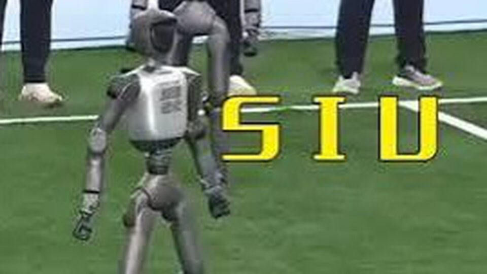 Khi robot ăn mừng “Siuuu” như CR7: cú đá, màn nhảy và tương lai của bóng đá máy