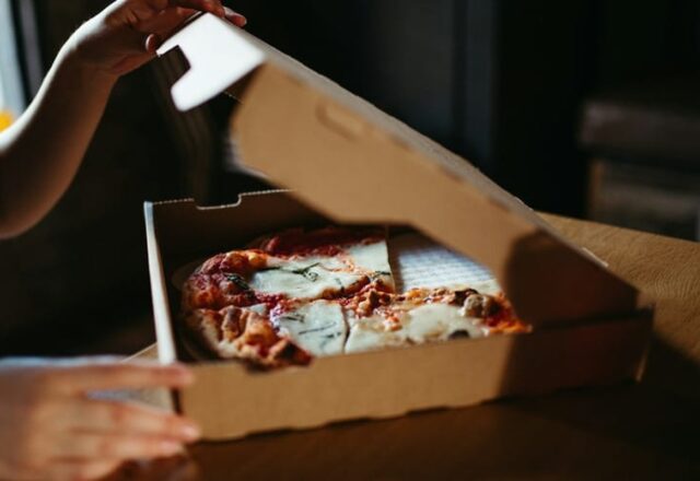 Kẻ đặt hàng pizza giả mạo ở Ba Lan: quy mô, hậu quả và diễn biến điều tra