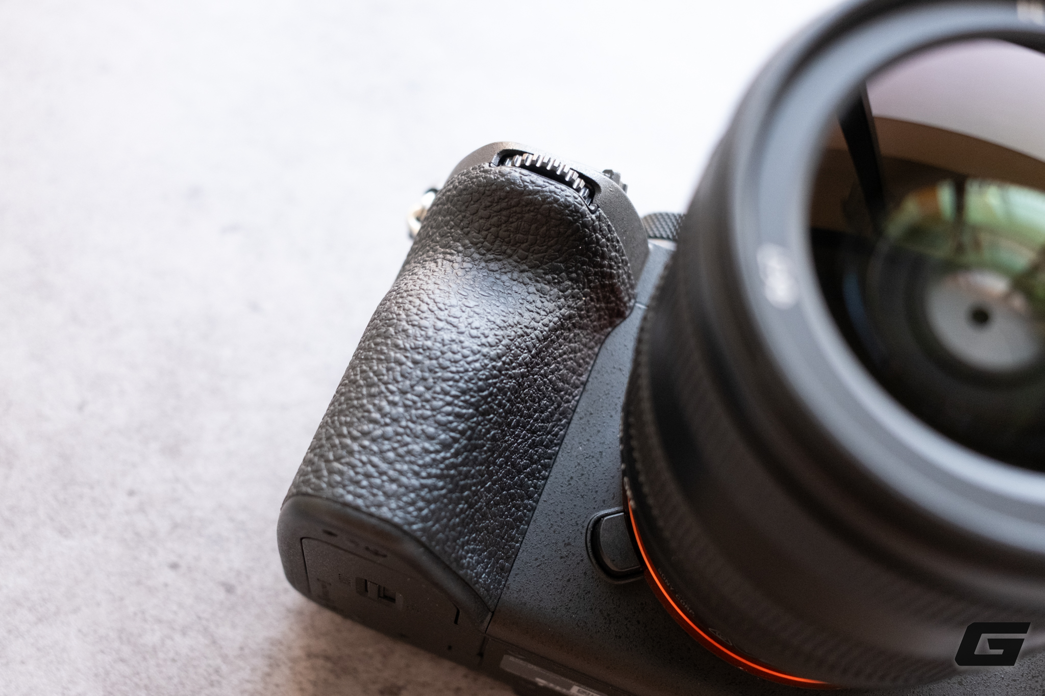 Trên tay và trải nghiệm nhanh Sony A7 V: Khi dòng A7 "quốc dân" chạm ngưỡng cao cấp - Ảnh 3.
