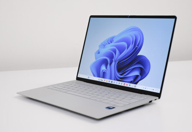 ASUS ExpertBook Ultra: Laptop Doanh Nhân Mỏng Nhẹ Ứng Dụng AI Với Giá Khởi Điểm 50 Triệu Đồng