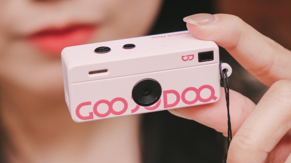 GOOJODOQ Thumb Camera: máy ảnh móc khóa 300.000₫ và trải nghiệm ‘aesthetic’ của Gen Z