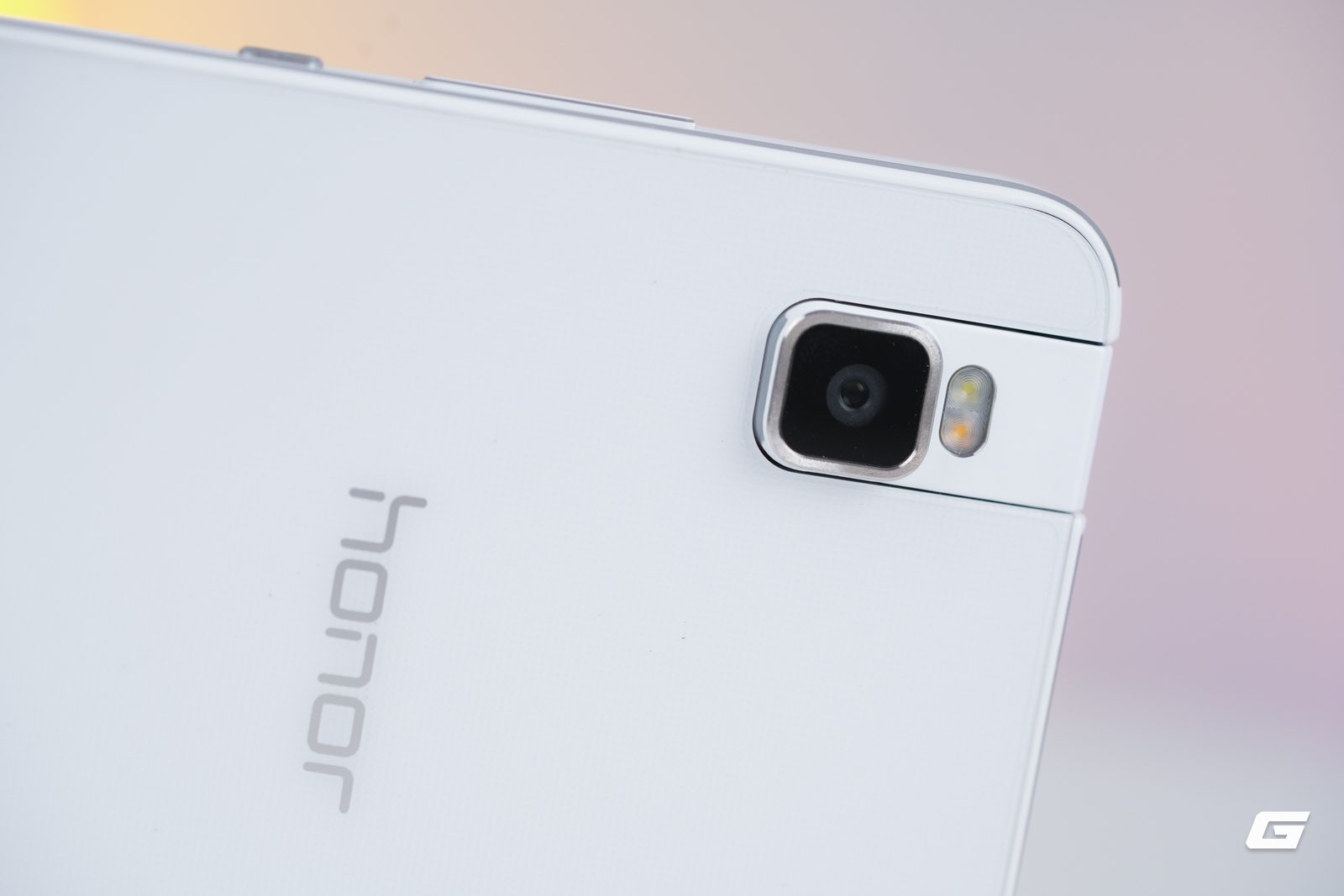 Nhìn lại HONOR 7i, điện thoại tầm trung năm 2015 với camera lật độc lạ - Ảnh 4.