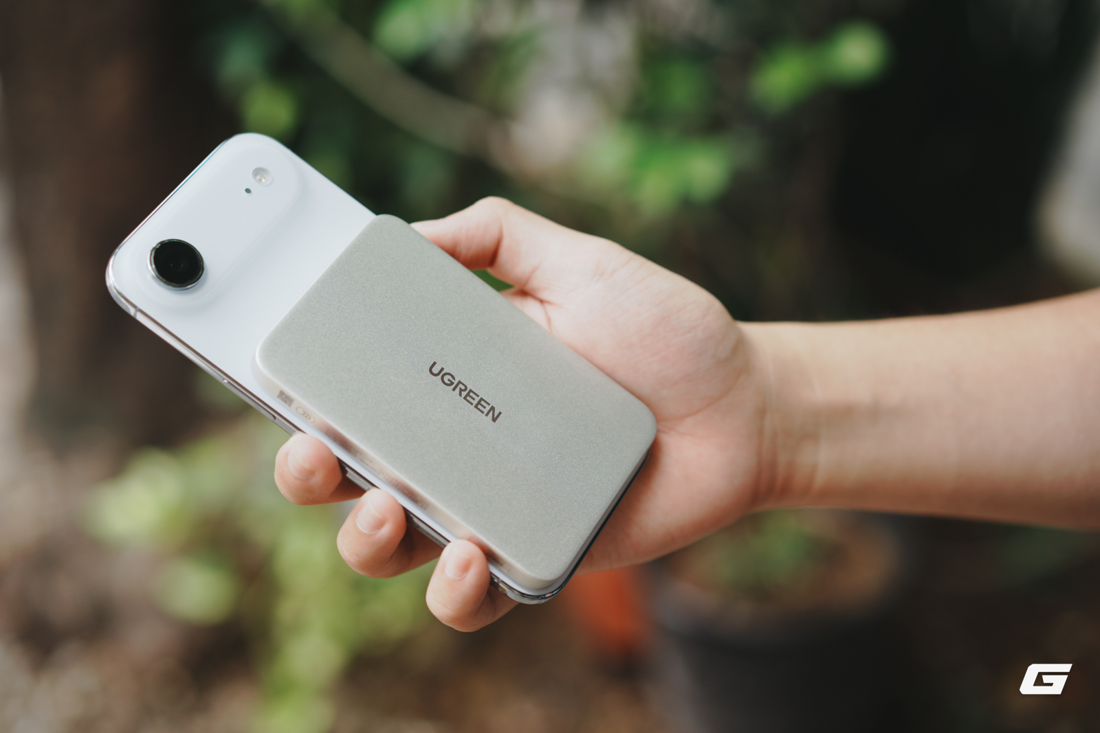 genk-ugreen-5000mah-magflow-air-23-17861862775481052252737 Pin dự phòng siêu mỏng của UGREEN: Màu trắng quá đẹp, sạc MagSafe 15W ngon lành cho iPhone, giá rẻ cả Xiaomi - Ảnh 15.
