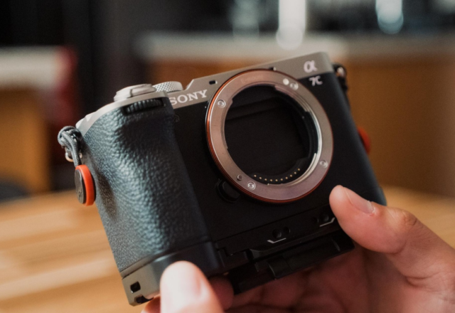 Lý do Sony A7C II tiếp tục dẫn đầu bảng bán chạy Kitamura tháng 6/2026