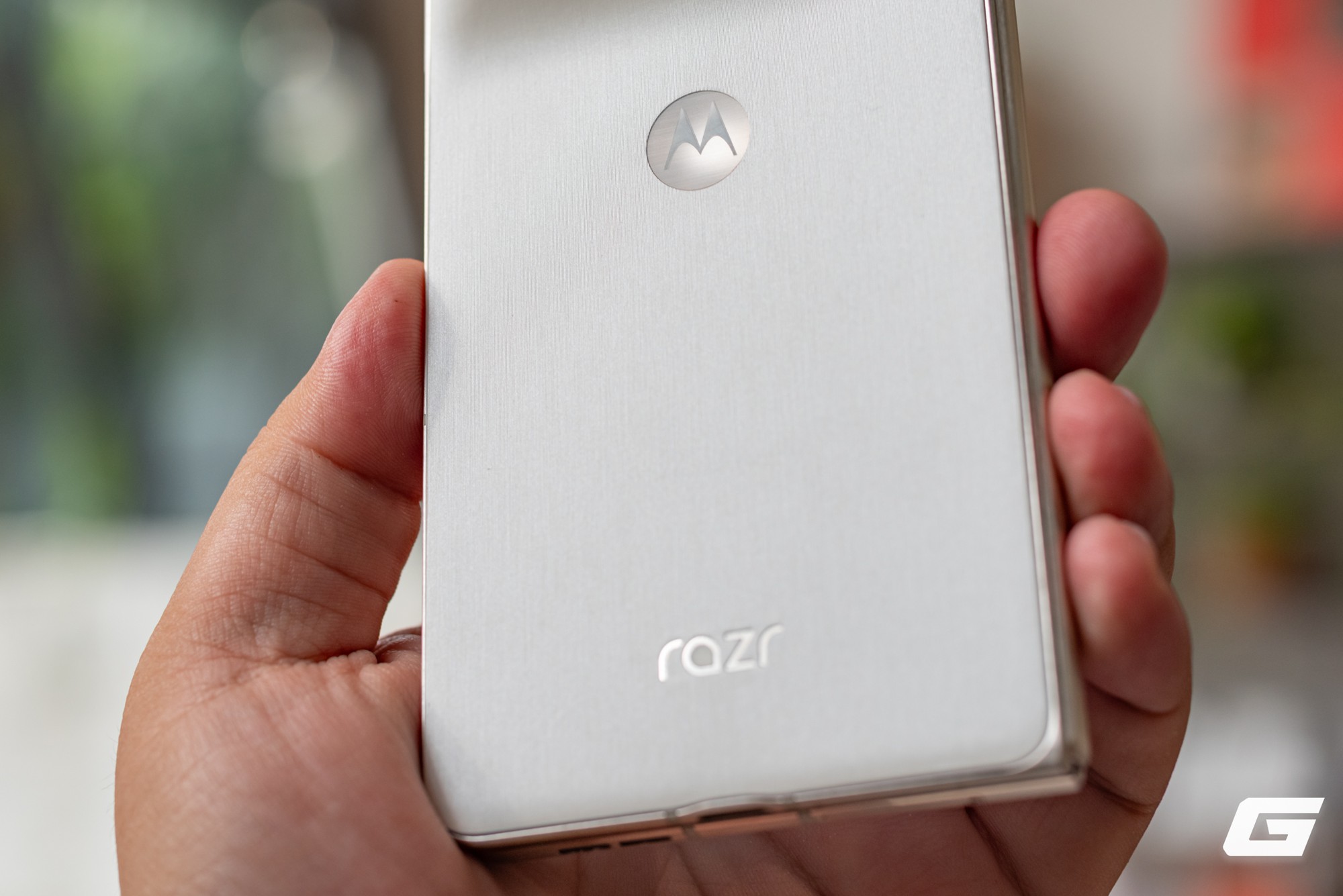 Cận cảnh Motorola Razr Fold: Kẻ đến sau nhưng không hề tỏ ra dè dặt- Ảnh 5.