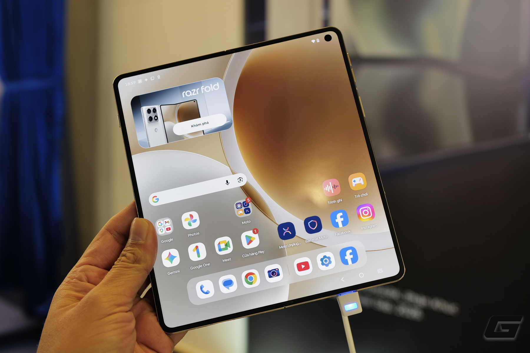 Motorola Razr Fold ra mắt Việt Nam: 50 triệu đồng cho tham vọng chen chân vào cuộc chơi smartphone gập cao cấp - Ảnh 12.