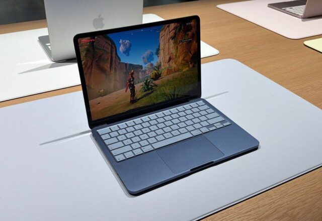 MacBook Neo: Chiếc ‘vé vào cửa’ giá rẻ và bước đi dịch vụ của Apple