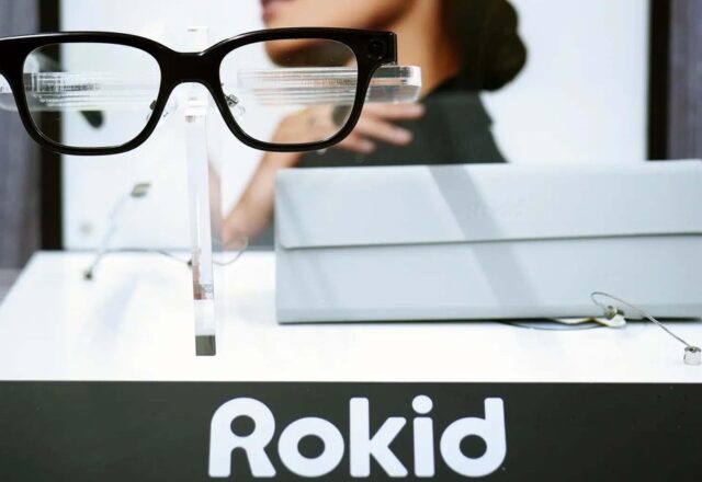Rokid Glasses: Kính AI mỏng nhẹ tích hợp camera 12MP và khả năng dịch thuật