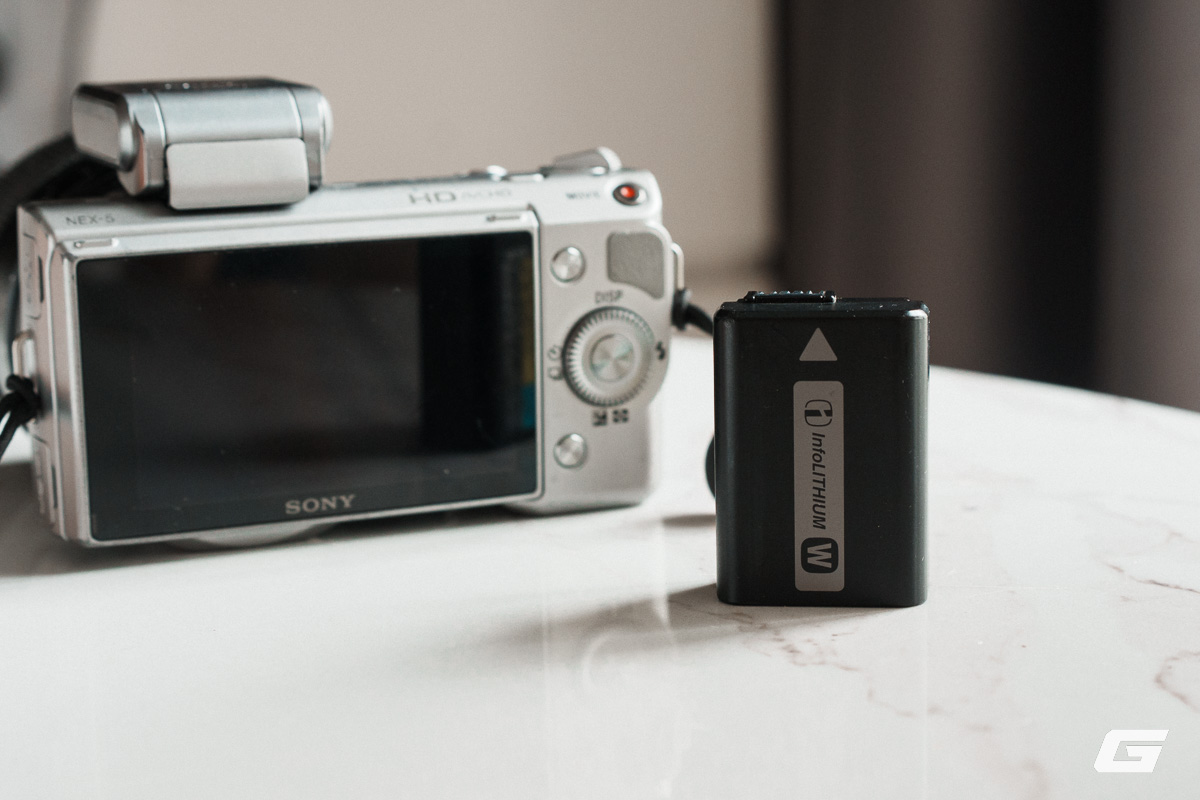 Tôi mua máy ảnh Sony giá 3,5 triệu từ 2010: Chụp vẫn đẹp, nét căng từng pixel nhưng chỉ hợp với hội