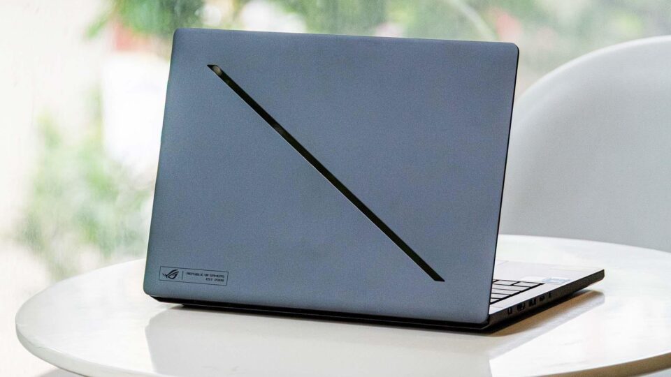 ROG Zephyrus G14 và G16: Thiết Kế Tinh Tế, Hiệu Năng Vượt Trội