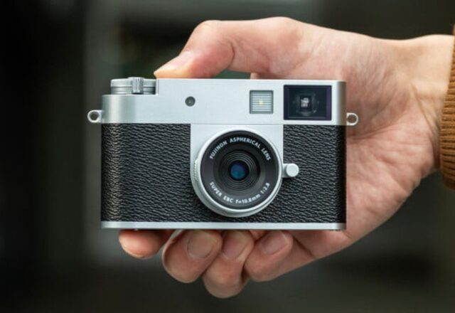 Fujifilm X half — khi trải nghiệm film nửa khổ được số hoá trong một máy compact