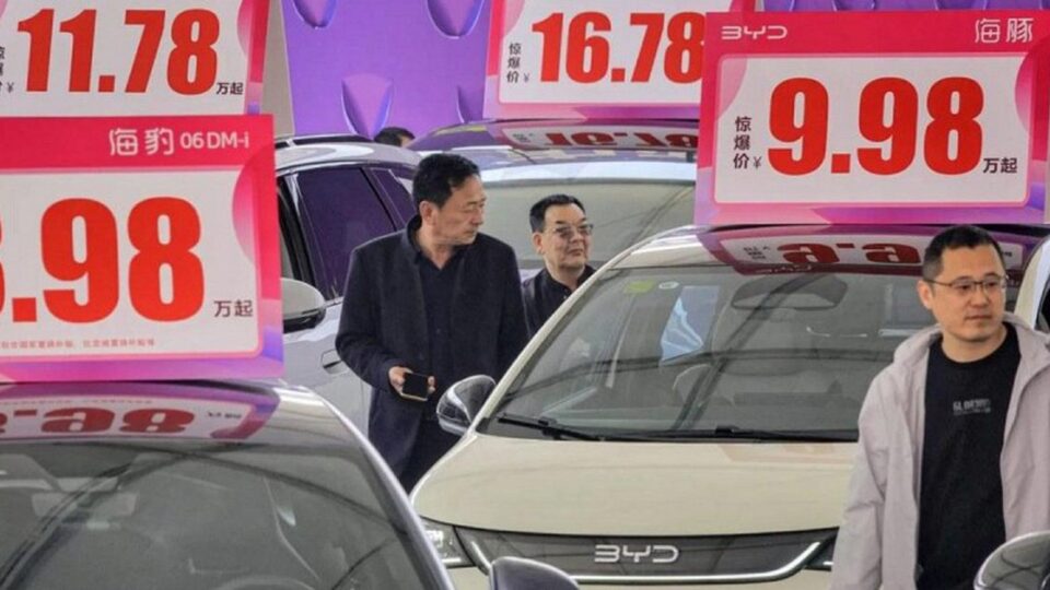 Vì sao xe điện dễ mất giá: khi chi phí vận hành thấp chưa đủ để bảo vệ giá trị