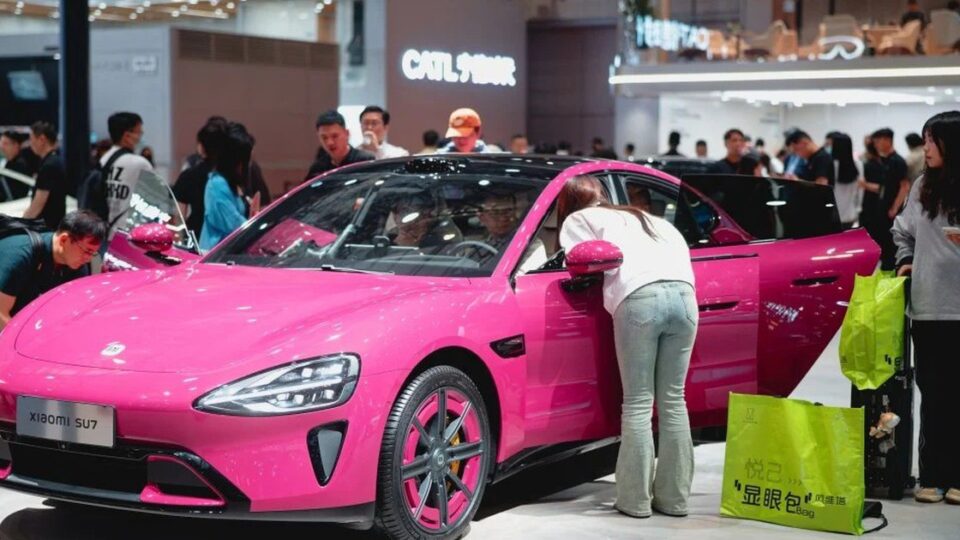 Khi Bắc Kinh siết lại: ô tô Trung Quốc chuyển trọng tâm từ bổ sung công nghệ sang an toàn
