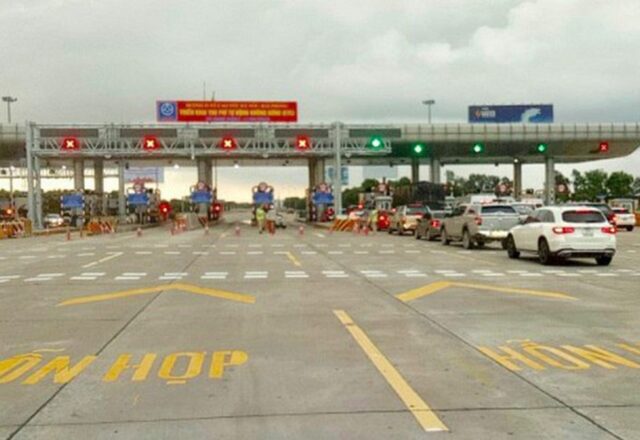 Lùi xe trên cao tốc: Khi nào được miễn phạt và cách bảo vệ quyền lợi lái xe