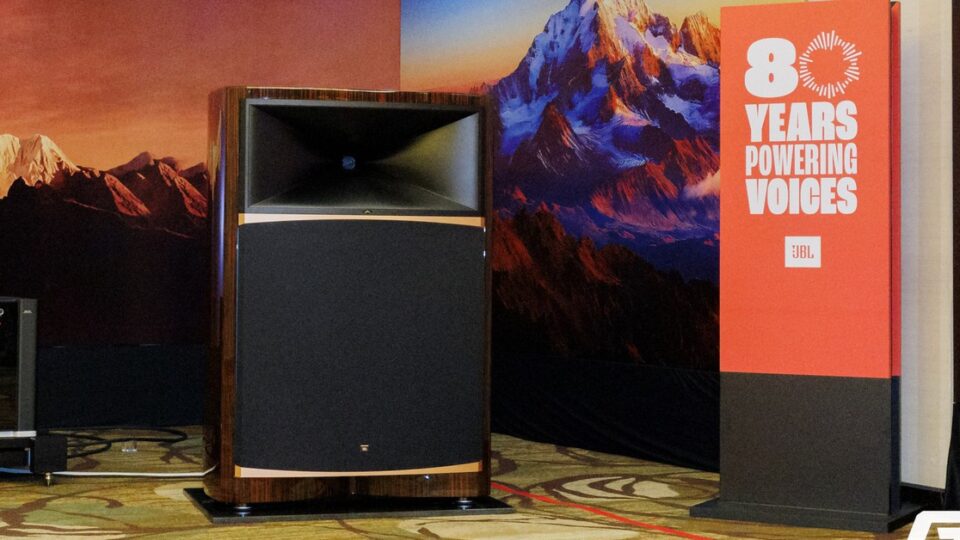 Summit Everest của JBL: Cặp loa 5,3 tỷ và trải nghiệm âm thanh hi‑end tại AVSHOW 2026
