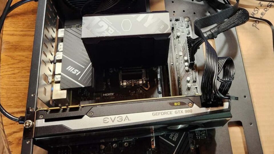 Mua linh kiện cũ 20 USD trên eBay và phát hiện SSD 2 TB: câu chuyện đáng chú ý