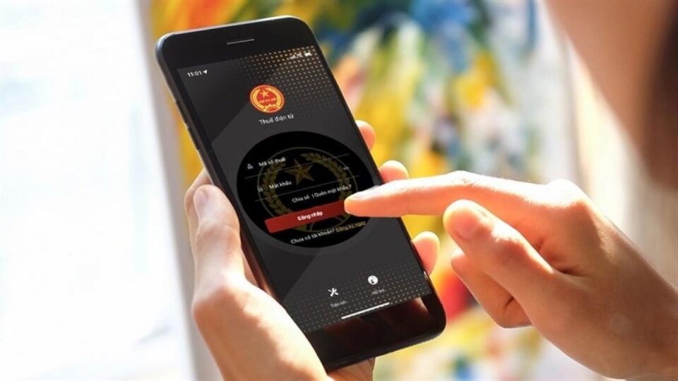 Kiểm tra liên quan cá nhân trên eTax Mobile và quy trình phản ánh khi nghi có mạo danh