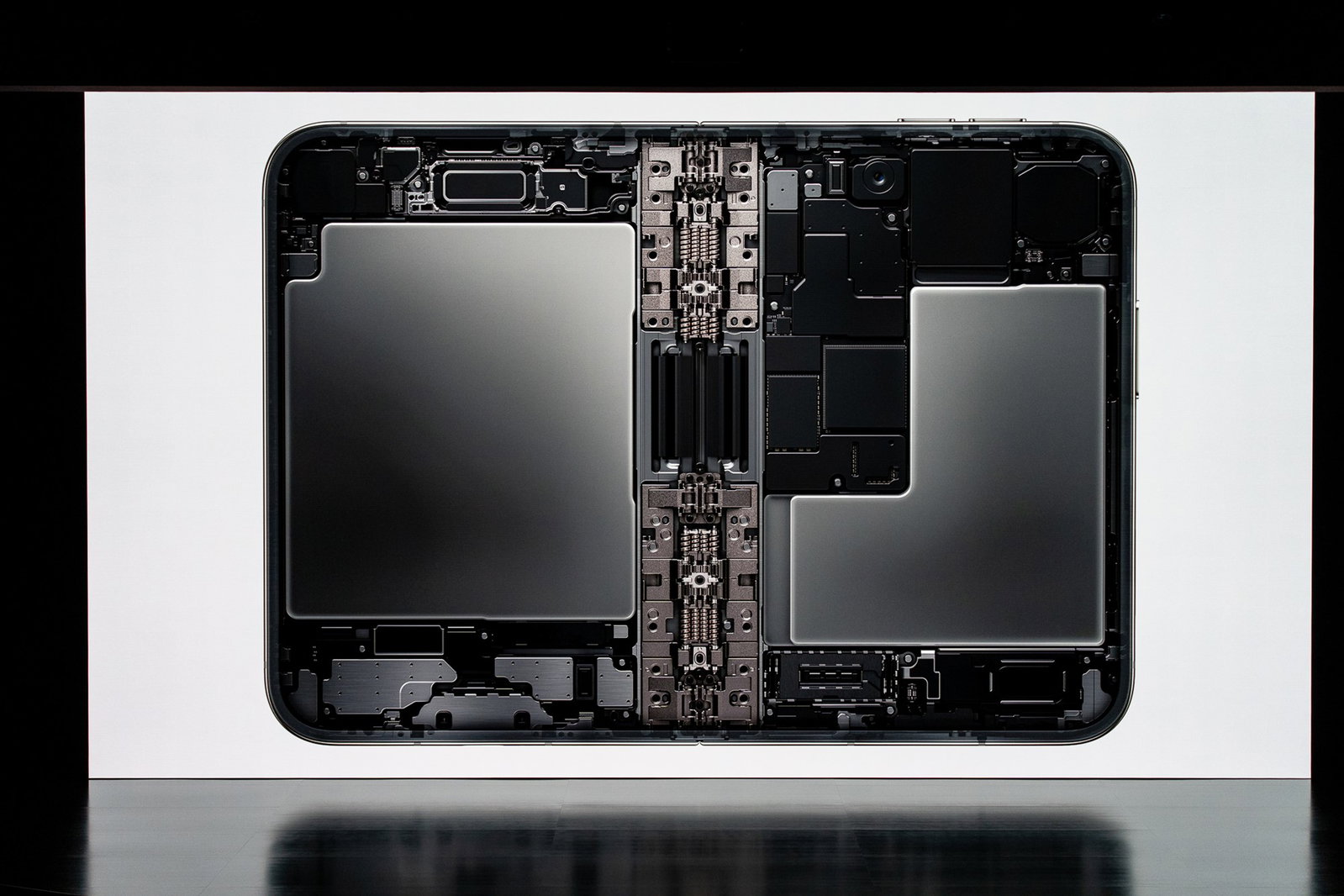 iPhone Duo và 13 thứ lần đầu xuất hiện trên một chiếc iPhone - Ảnh 9.
